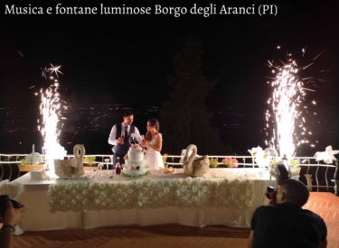 Musica e fontane luminose Borgo degli Aranci (PI)