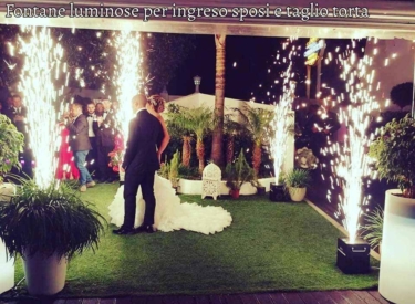 Fontane luminose per ingresso sposi e taglio torta