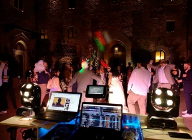 IMG_Postazione-Dj-Castello-il-palagio